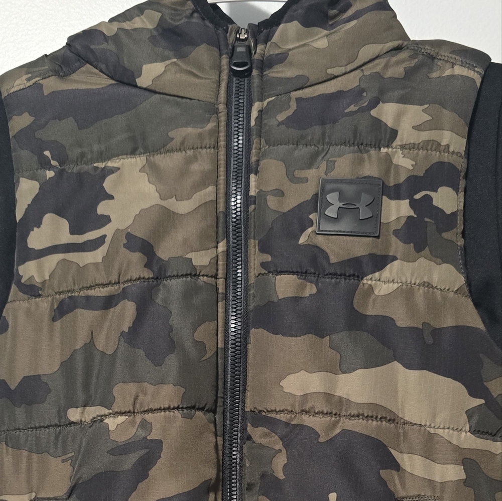Under Armour Boys Hooded Vest Medium Lightweight Quilted Puffer Jacket, Zip-up, - Picture 2 of 8
